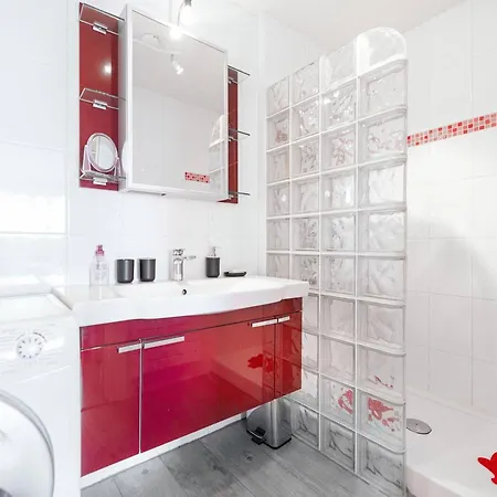 Moderne Au Centre-ville Avec Balcon Et Wifi - Fr-1-821-44 Appartamento *